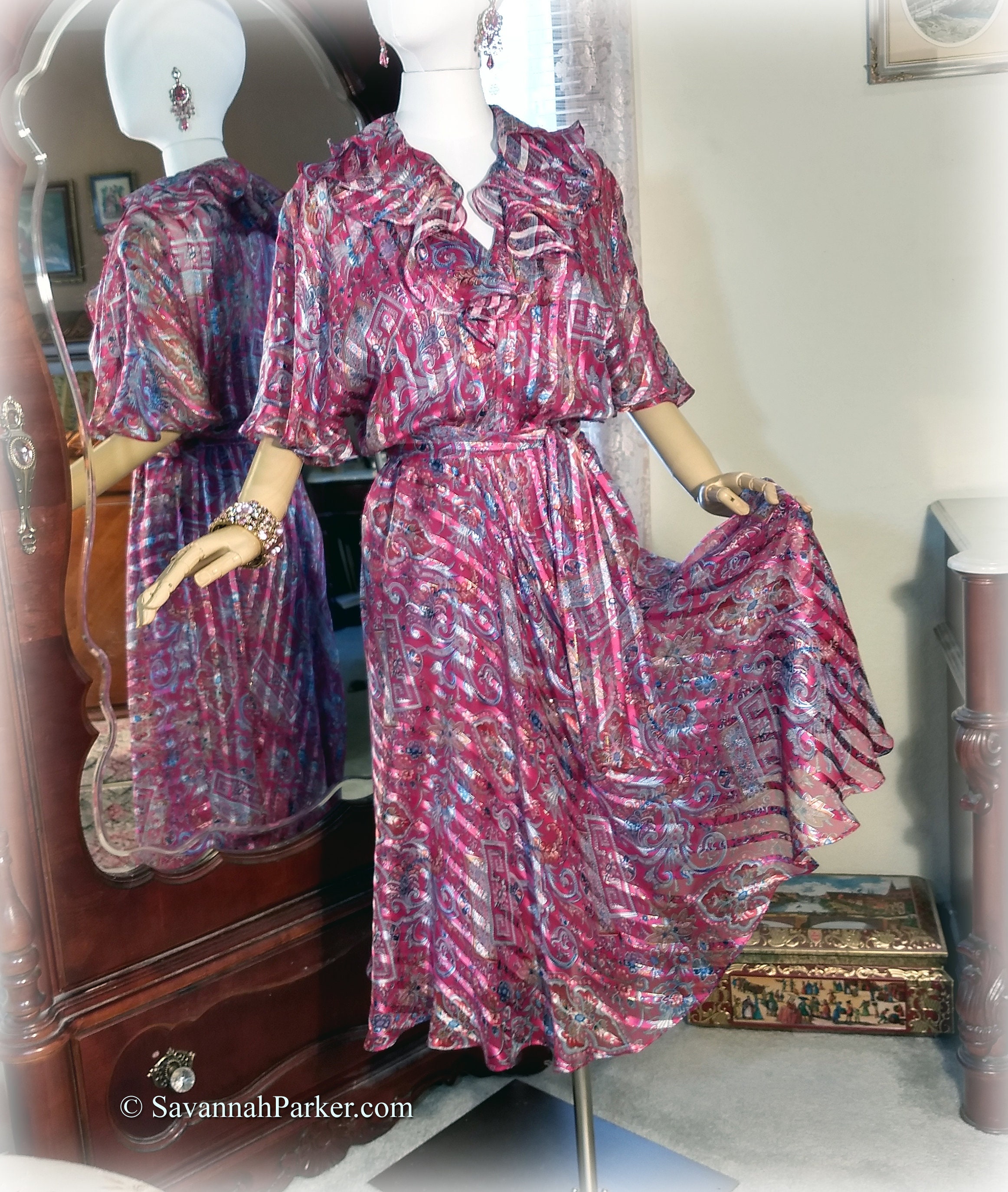 FAB Vintage Magenta Boho 70s 80s Silk Dress / The Silk Farm Designed by  Icinoo / Full Floaty Skirt / Ruffled Top/ Glittering Gold Threads