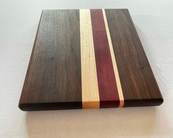 Walnut Cutting Board - Medium