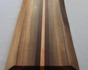 Tablero de pan Walnut Live Edge