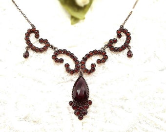 Admirable Vintage garnet festoon necklace in Victorian style  F211103