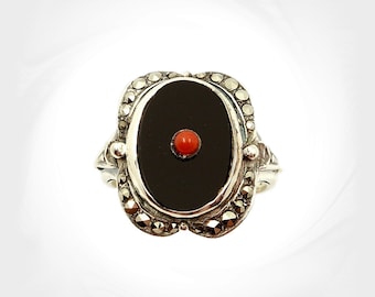 Vintage marcasite Art Deco onyx & coral ring size 7 1/2 L221102g