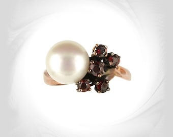 Excellent garnet ring with a big genuine freshwater pearl in Victorian style ГРАНАТ+P19