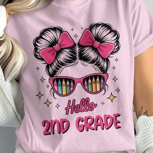Hola, segundo grado, PNG SVG, lazo de moño desordenado para la vuelta al cole, clipart de maestra, bonito diseño escolar para silueta de Cricut, camiseta de niña
