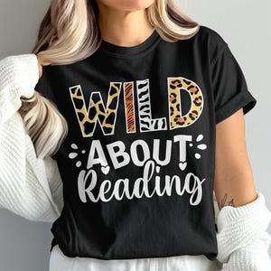 Wild Über Lesen PNG AI | Leopard Animal Print Lehrer Grafik | Dschungel-Klassenzimmer-Design