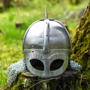 Viking Helmet with Chainmail Aventail – Warrior Helmet, Medieval Armor Replica, LARP And Reenactment Helmet, Cosplay & Collectible Gift