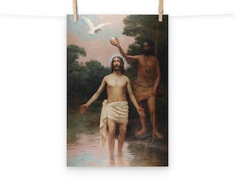 Puede incluir: Una estampa religiosa que representa una escena de bautismo. Un hombre está de pie en el agua, con los brazos extendidos, con otro hombre vertiendo agua sobre su cabeza. Una paloma blanca vuela por encima, y el fondo presenta árboles y un cielo rosado.