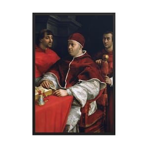 Puede incluir: Pintura enmarcada de estilo renacentista. Representa una figura central con túnica roja y gorro blanco, sentada en una mesa roja con un libro y una campana. Dos figuras más con túnicas rojas están presentes.