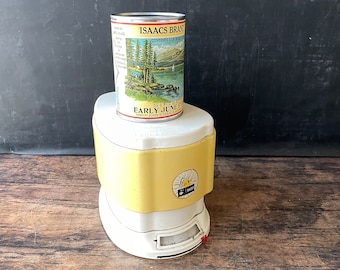 Vintage Scale Metal, Kitchen, Dazey, yellow