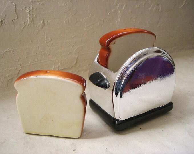 Vintage Vandor Toaster Salt and Pepper Shakers Etsy