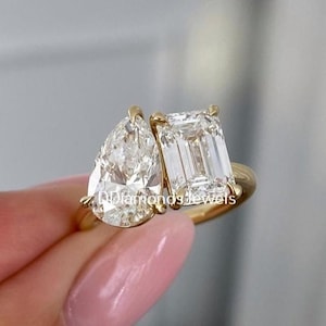 3.00 Ctw Emerald & Pear Cut Moissanite Ring Two Stone Moissanite Ring Toi Et Moi Moissanite Ring Wedding Diamond Ring Anniversary Ring Gift