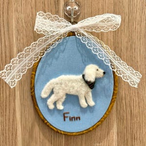 Custom Needle - Felted Dog Portrait in Embroide Hoop - Personalized Wool Pet Art - Pet Lover Gift, Nursery Wall Hanging - Pet Gift