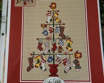 A PAIR TREE - A Sue Hills Design Cross Stitch P A T T E R N -