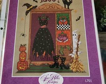 HAZEL'S WARDROBE - A Sue Hills Design Cross Stitch PATTERN -