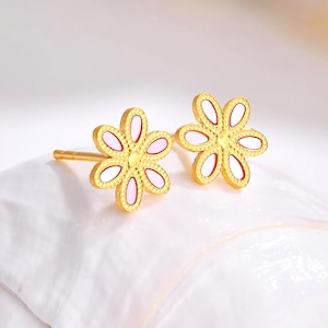 Delicados aretes de oro puro 999 de 24 quilates, aretes minimalistas de flores de oro de 24 quilates, encantadores aretes de pétalos de oro, regalo para ella.