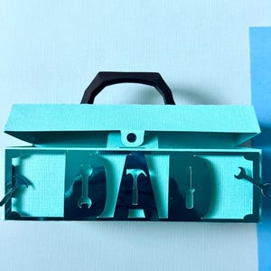 Custom Dad Survival Toolbox - Geschenkbox zum Vatertag | Befüllbare Leckerli Box für Papa | Werkzeugkasten Thema | Personalisiertes Geschenk für Handy Dad