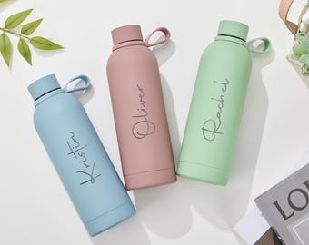 Botella de agua aislada personalizada, botella grabada, botella de acero inoxidable personalizada con pajita, botella de playa de 17 oz, vaso deportivo