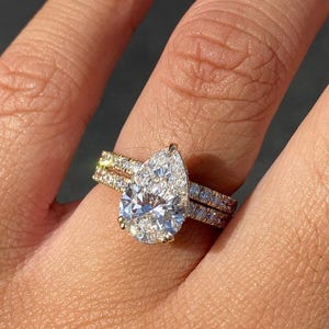 2 CT Pear Shape Lab Grown Diamond Engagement Ring, Prong Setting, Side Accents Round Diamond, Anniversary Gift Ring Her, Yellow Gold Ring