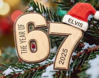 Enfeite de acrílico personalizado com o nome 67, enfeite de árvore de Natal com o meme "Seis e Sete", presente divertido para adolescentes da Geração Alfa, enfeite personalizado de 2026.