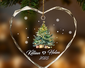 Personalisierter Weihnachtsbaumschmuck, individuell gestaltete Glasschneeflocke mit den Namen des Paares als Erinnerungsstück, Weihnachtsbaumschmuck mit den Namen des Paares