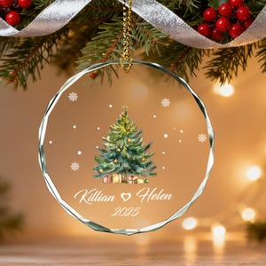 Decorazione natalizia personalizzata per albero di Natale, fiocco di neve in vetro con nomi personalizzati per la coppia, ricordo delle feste, decorazione natalizia con nomi per la coppia immagine 2