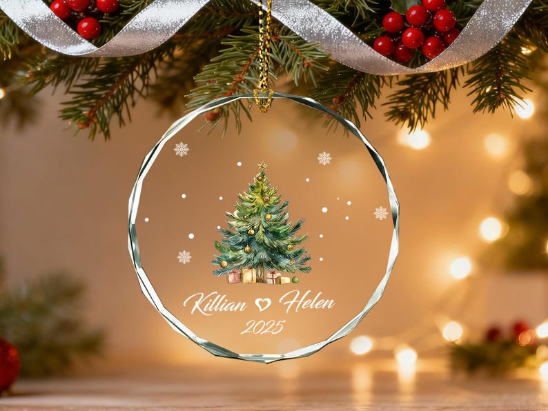 Decorazione natalizia personalizzata per albero di Natale, fiocco di neve in vetro con nomi personalizzati per la coppia, ricordo delle feste, decorazione natalizia con nomi per la coppia immagine 2