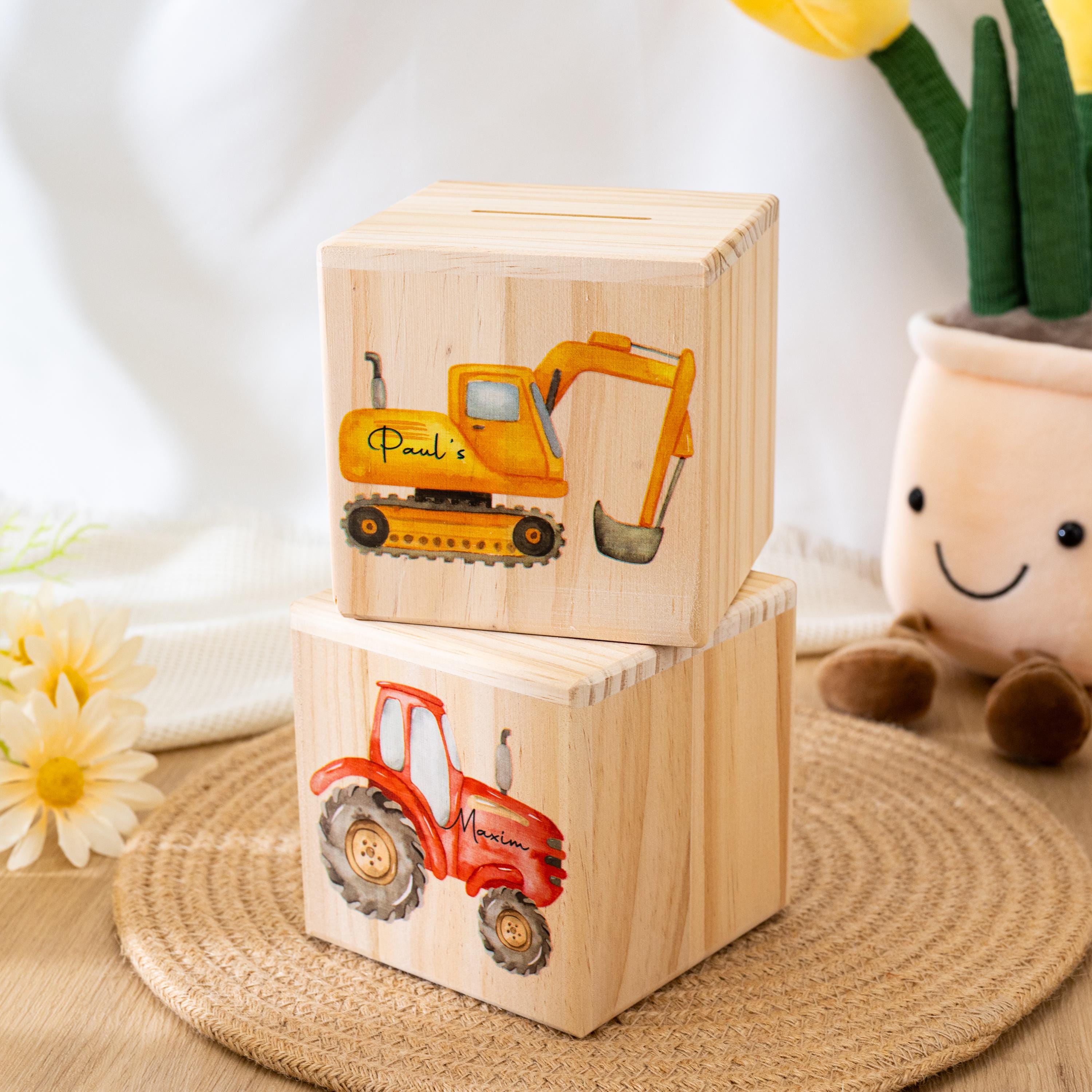 パーソナライズされた木製貯金箱（車付き）：カスタム名入れコインボックス - Etsy 日本