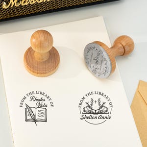 Timbro per libri, manico in legno personalizzato, timbro rotondo per matrimonio, timbro personalizzato per matrimonio, timbro per cancelleria con iniziali, timbro di ringraziamento, timbro monogramma