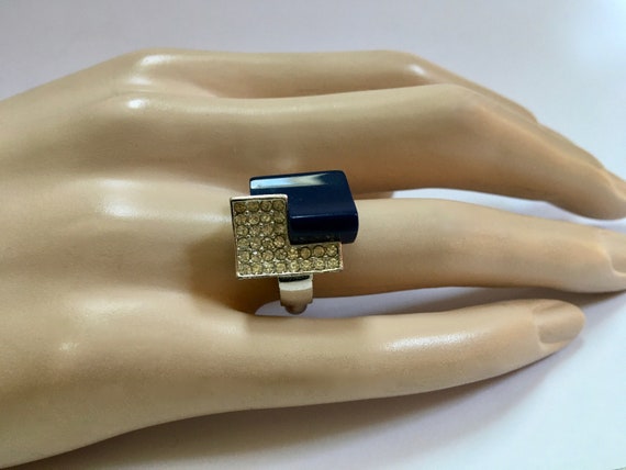 Trifari Art Deco Lucite Pave Rhinestone Ring – Dar