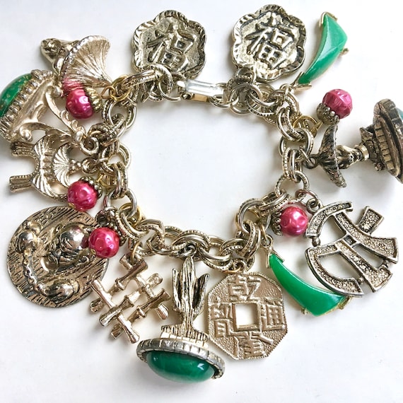 1960s Snow White and the Seven Dwarfs Souvenir Charm Bracelet - ID:  may23744 | Van Eaton Galleries