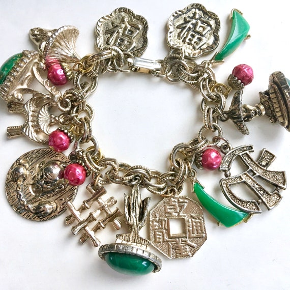 1960s Snow White and the Seven Dwarfs Souvenir Charm Bracelet - ID:  may23744 | Van Eaton Galleries