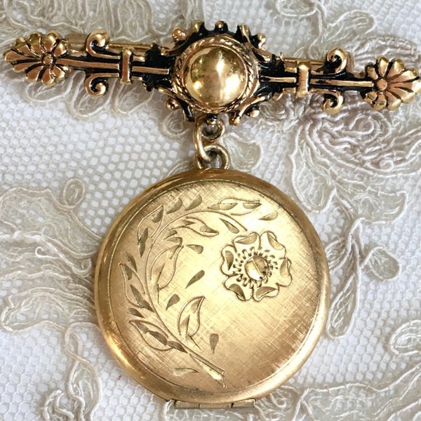 WINARD Gold Filled Locket Lapel Pin – Floral Etched Double Photo – 1/20 12K GF Dangle Brooch – 1950s