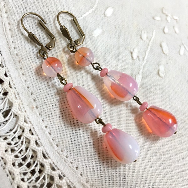 Peach & White Opalescent Glass Dangle Earrings – Long Pierced Deco Givre – 1980s