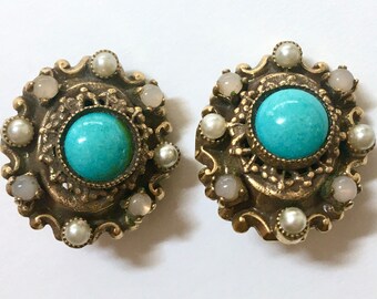 Signed Robert Clip On Earrings – Gold Tone Etruscan – Faux Pearls & Turquoise Blue Cabs – Mid Century Designer – 1950s