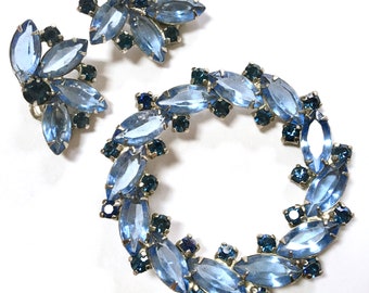 Blue Juliana D&E Wreath Brooch Clip On Earring Set – Marquis Rhinestones – Large Silver Tone Circle Pin – 1950s