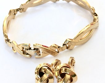 MONET Link Bracelet & Clip Earrings – Romantic Love Knot Jewelry – Heavy Gold Plated – Designer Signed – 1980s
