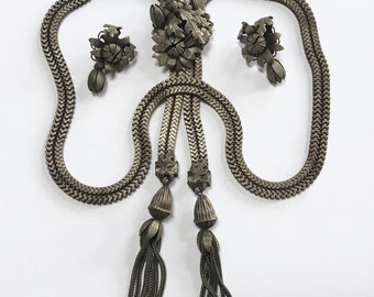 Oak Leaf Lariat Necklace Earrings Set – Box Chain Foxtail Tassels – Floral Leaves Tassel Drops – 1950s