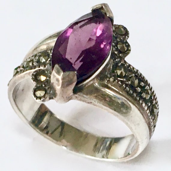 Purple Amethyst Marcasite Marquise Ring – 925 Ster
