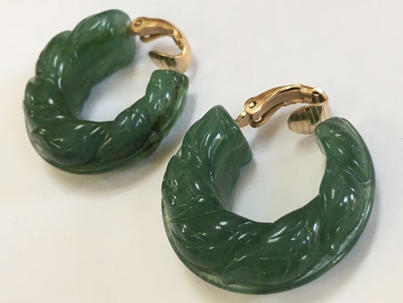Green Faux Jade Lucite Molded Flower Gold Tone Mid Century Clip Earrings