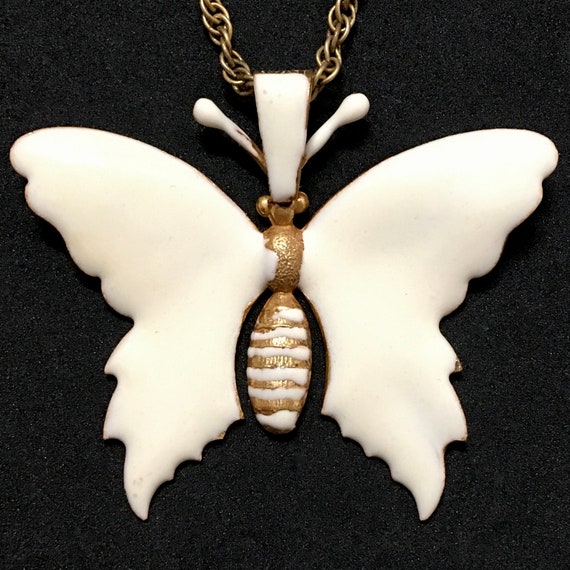 Miriam Haskell Butterfly Pendant Necklace – Cream… - image 1
