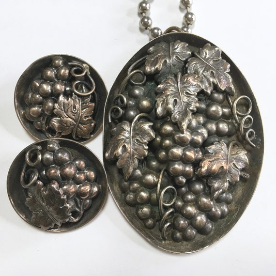 NAPIER Grapes Pendant Brooch & Earrings Set – Sig… - image 1
