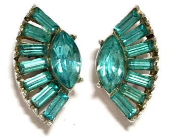 WIESNER Aqua Blue Rhinestone Screwback Earrings – Marquise Navettes & Baguettes – Mid Century – Fan Shaped – 1950s