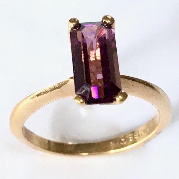 Faceted Purple Stone Gold Electroplate Solitare Ring 18K H.G.E. Signed – As Is  Size 6 1/2 – 1980s