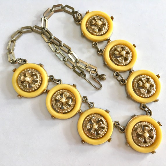 Floral Yellow Lucite Linked Necklace – Ornate Rou… - image 5