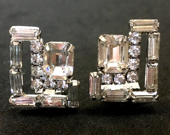 Rhinestone Baguette Fancy Clip On Earrings – Sparkling Crystals Silver Tone Rhodium – 1950s