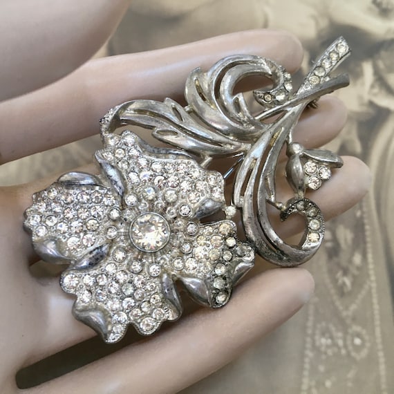 Art Deco Rhinestone Flower Rose Brooch – Big Anti… - image 4