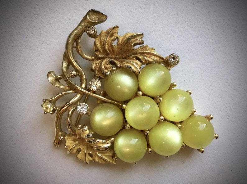 Moonglow Grapes Brooch Green Grape Pin 1950s Figural | Etsy