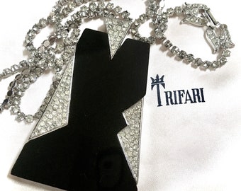 Crown Trifari Black Lucite Art Deco Pendant Necklace – Clear Pavé Rhinestones – 1970s