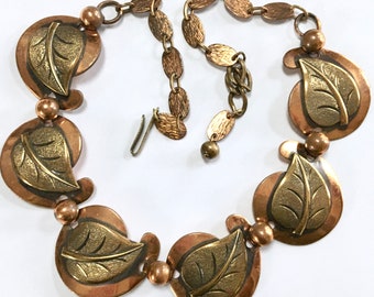 Mixed Metal Mid Century Leaf Link Panel Necklace – Retro Mid Century – Copper & Brass Layered Leaves Choker Unsigned Rebajes – 1950s