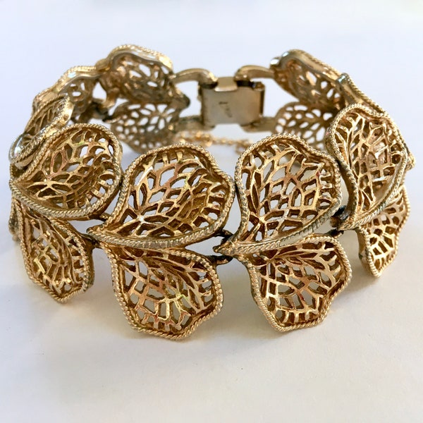 Pretty Filigree Leaves Wide Link Panel Bracelet – Gold Tone Mid Century – Floral Leaf – 1950s