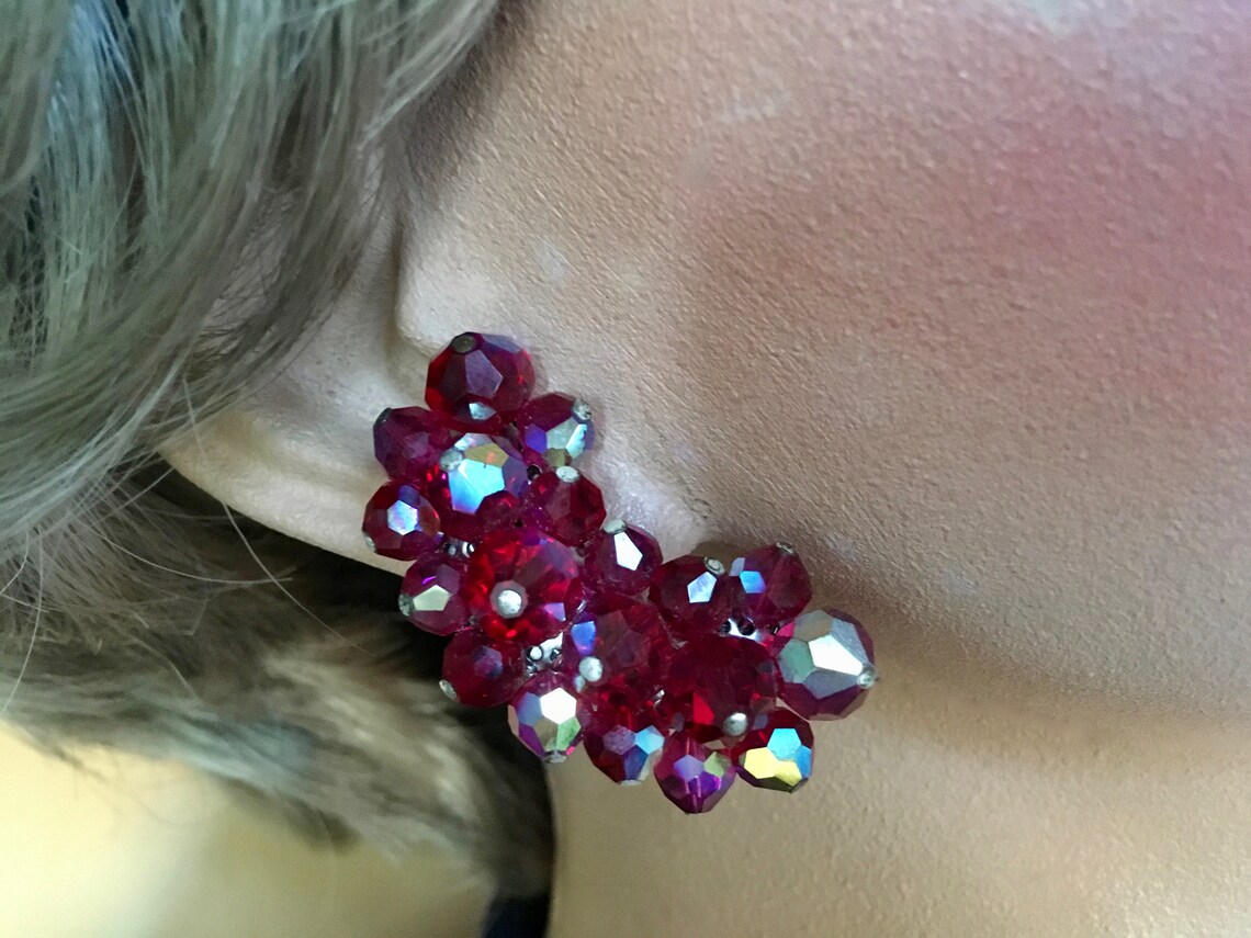 Raspberry Colored Crystals Vintage Brooch Earrings Cha Cha Etsy